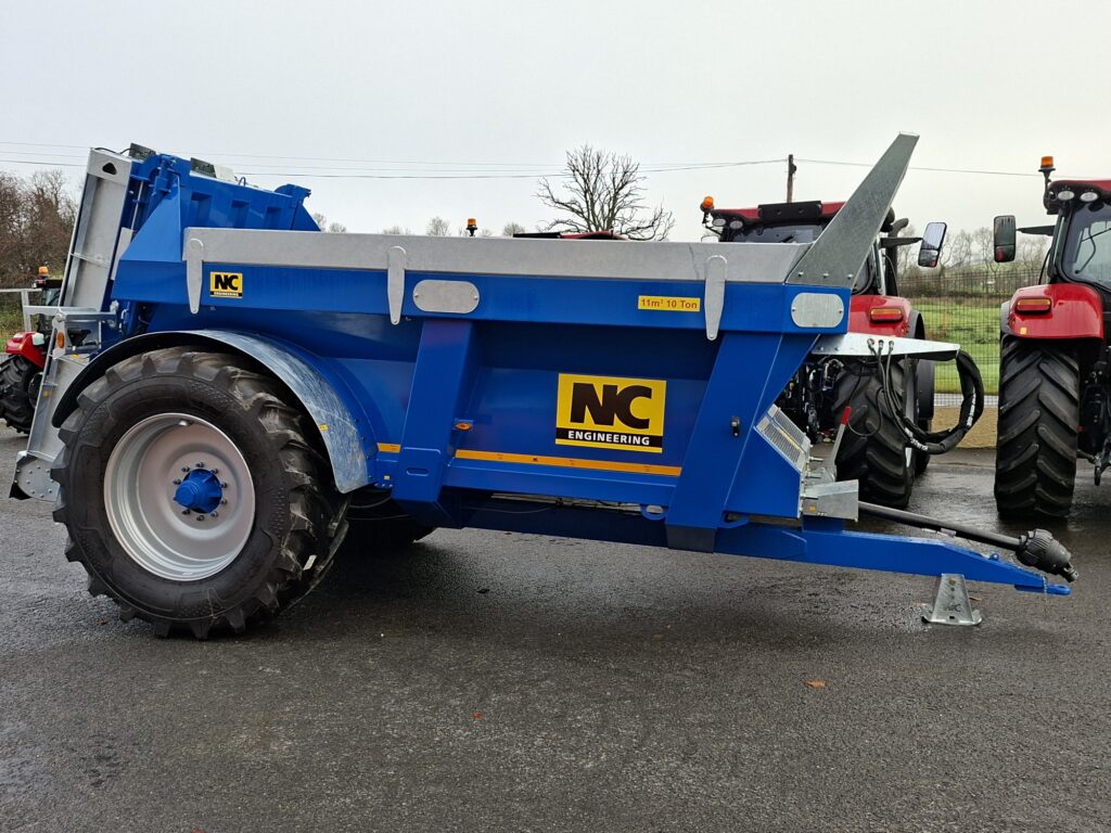 NC Engineering New NC 10 Ton Rear Discharge Manure Spreader – image 4