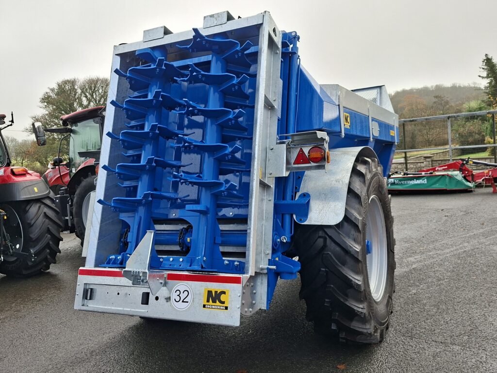 NC Engineering New NC 10 Ton Rear Discharge Manure Spreader – image 6
