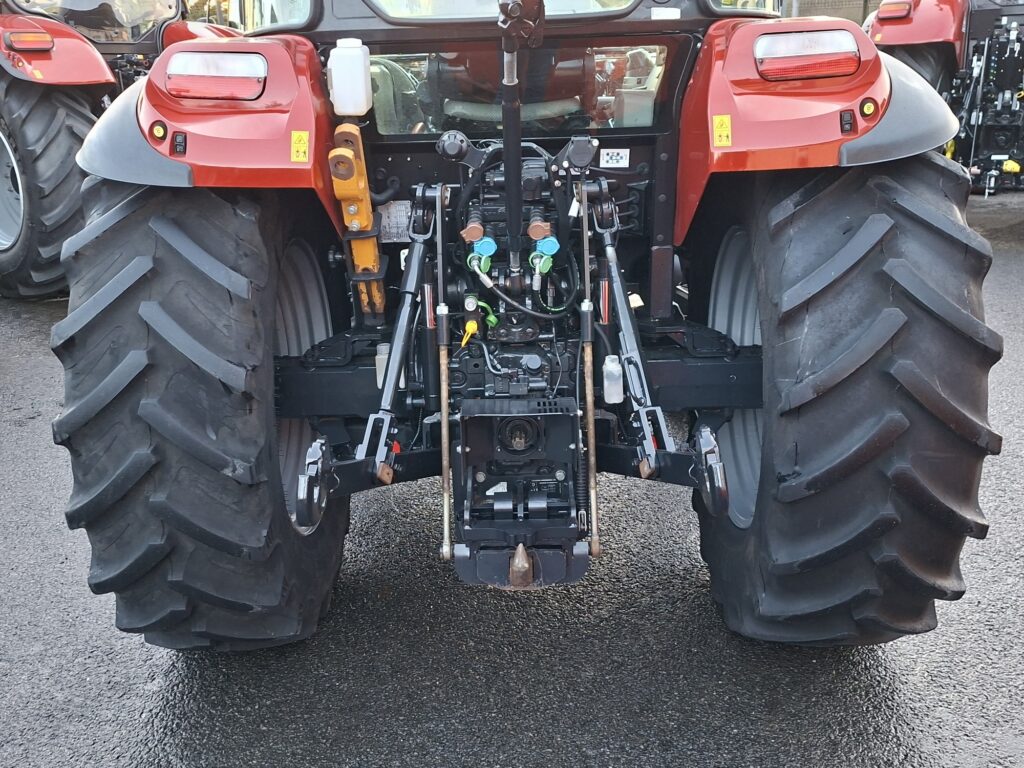 Case IH FARMALL 115C – image 6