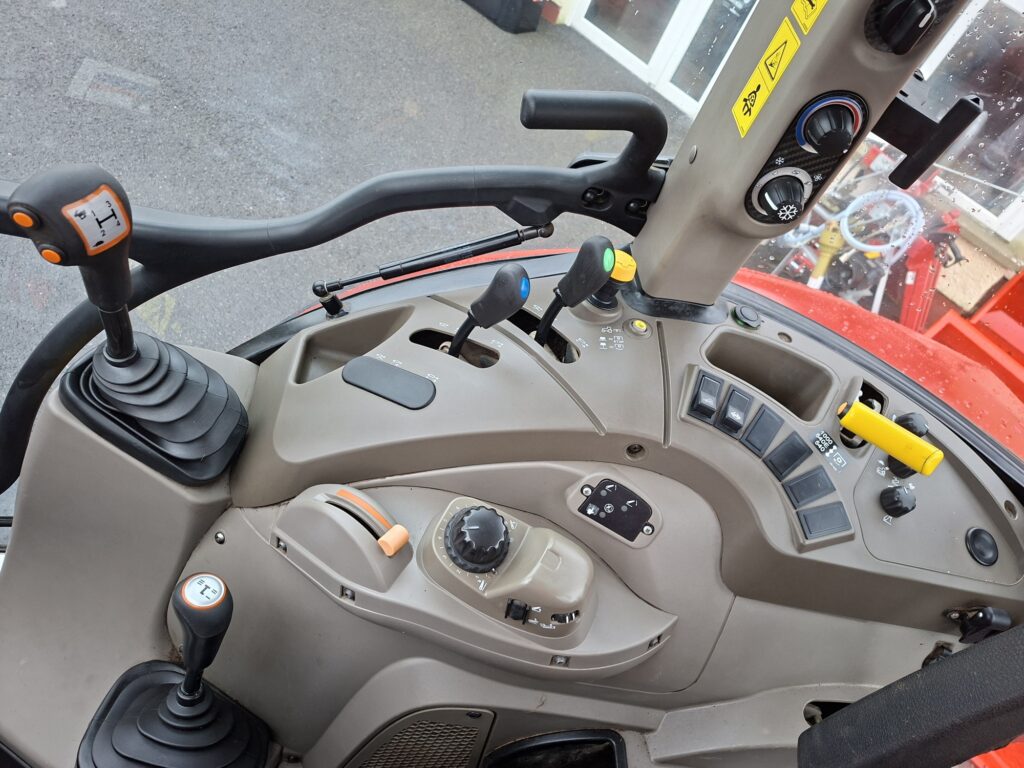 Case IH 115C – image 9