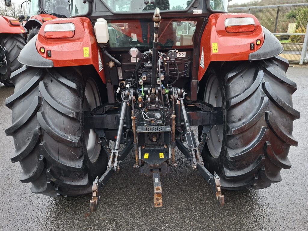 Case IH 115C – image 6