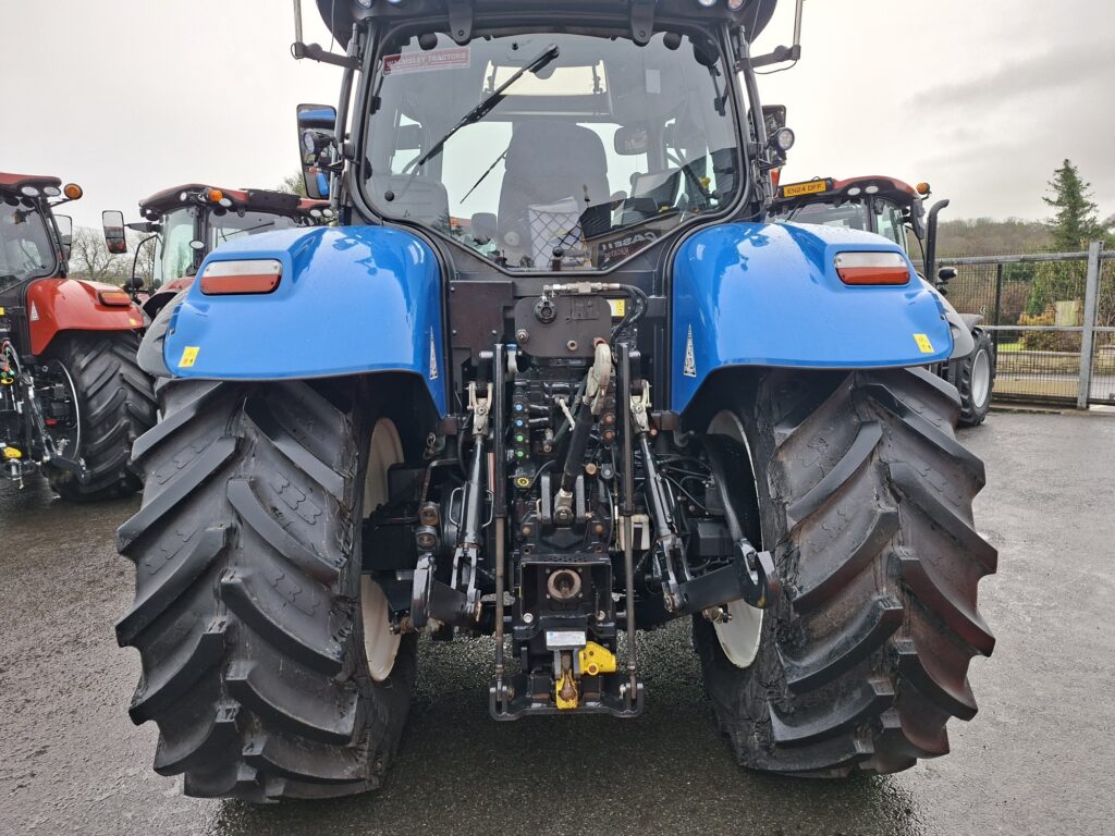 New Holland T7210 – image 6