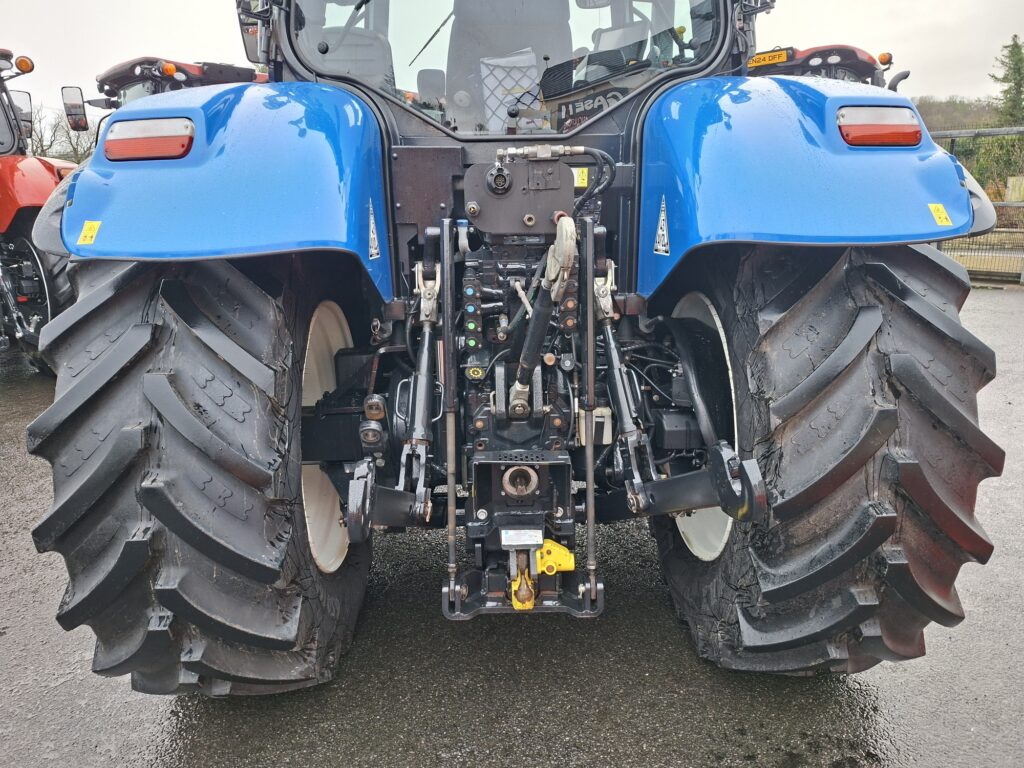 New Holland T7210 – image 7