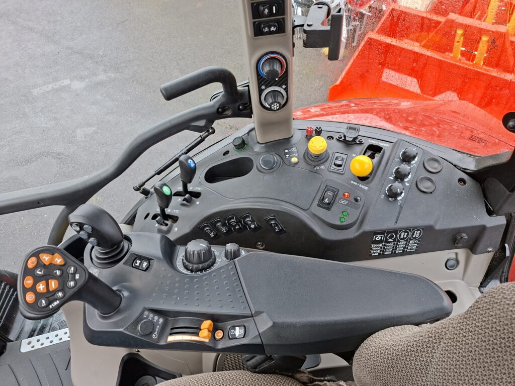 Case IH LUXXUM 120 – image 8