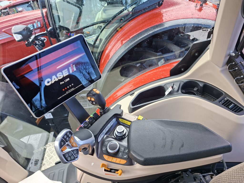 Case IH 200CVX – image 8
