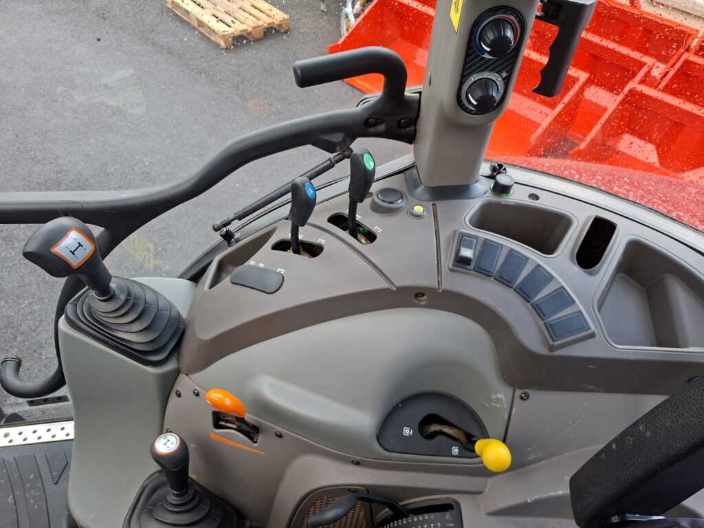 Case IH 75C – image 9