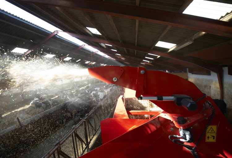 Kverneland Bale Choppers & Feeders