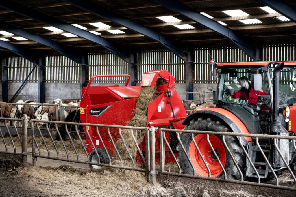 Kverneland Bale Choppers & Feeders – image 2