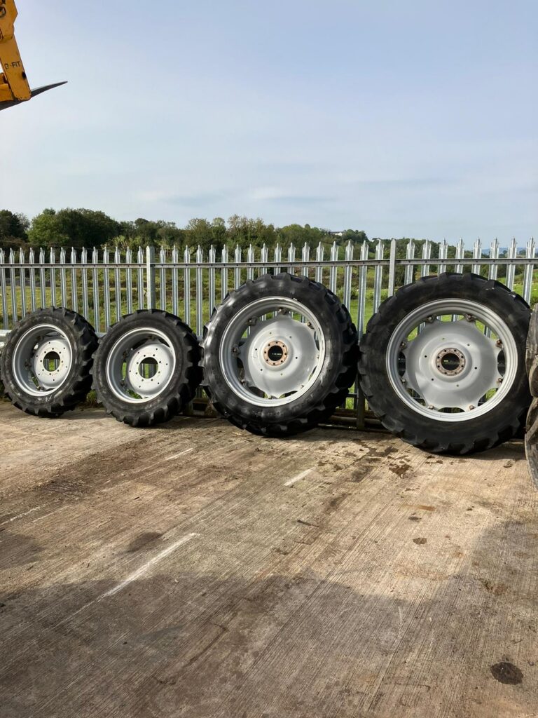Massey Ferguson 4x Wheels To Suit MF5609