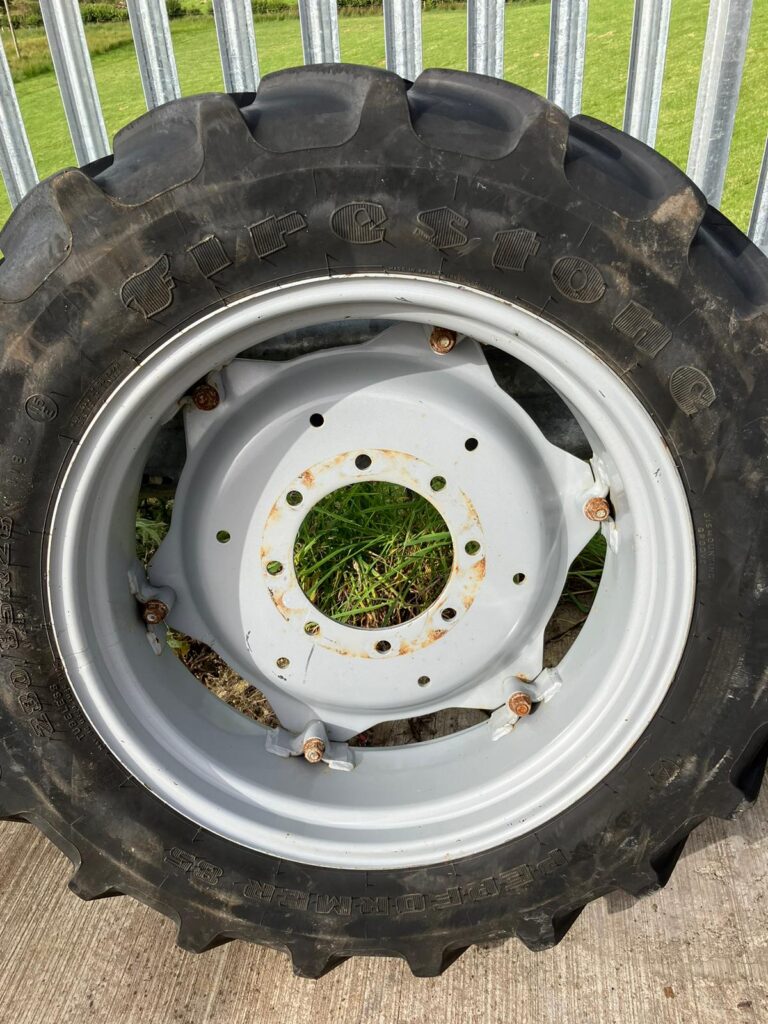Massey Ferguson 4x Wheels To Suit MF5609 – image 3