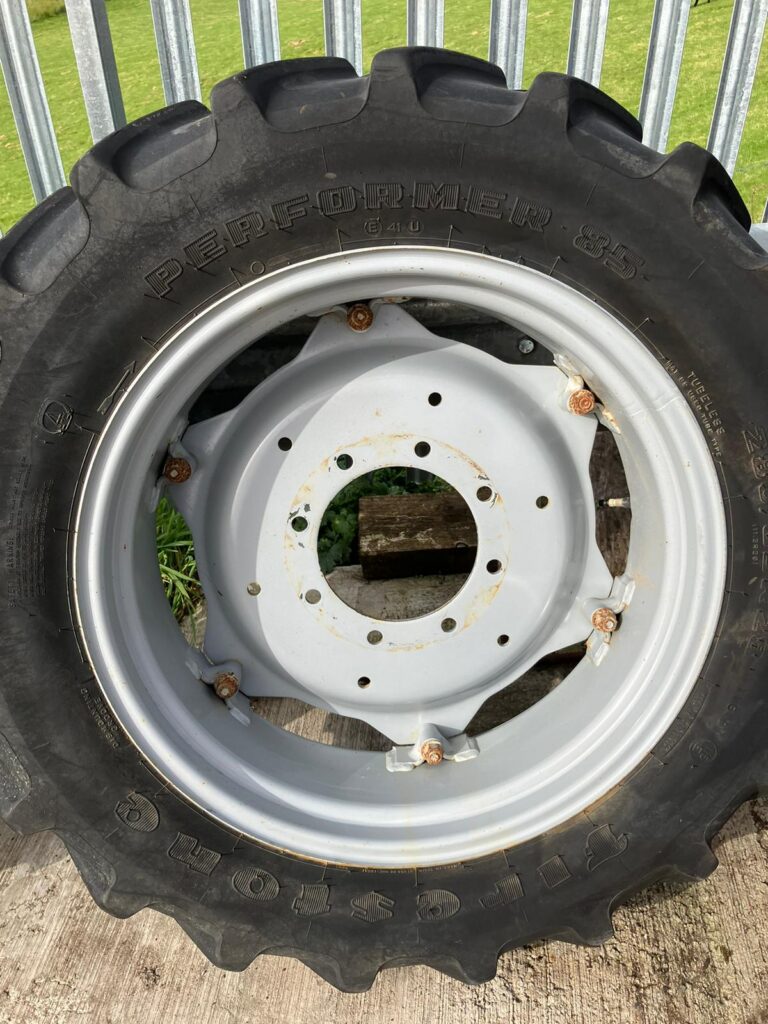 Massey Ferguson 4x Wheels To Suit MF5609 – image 9