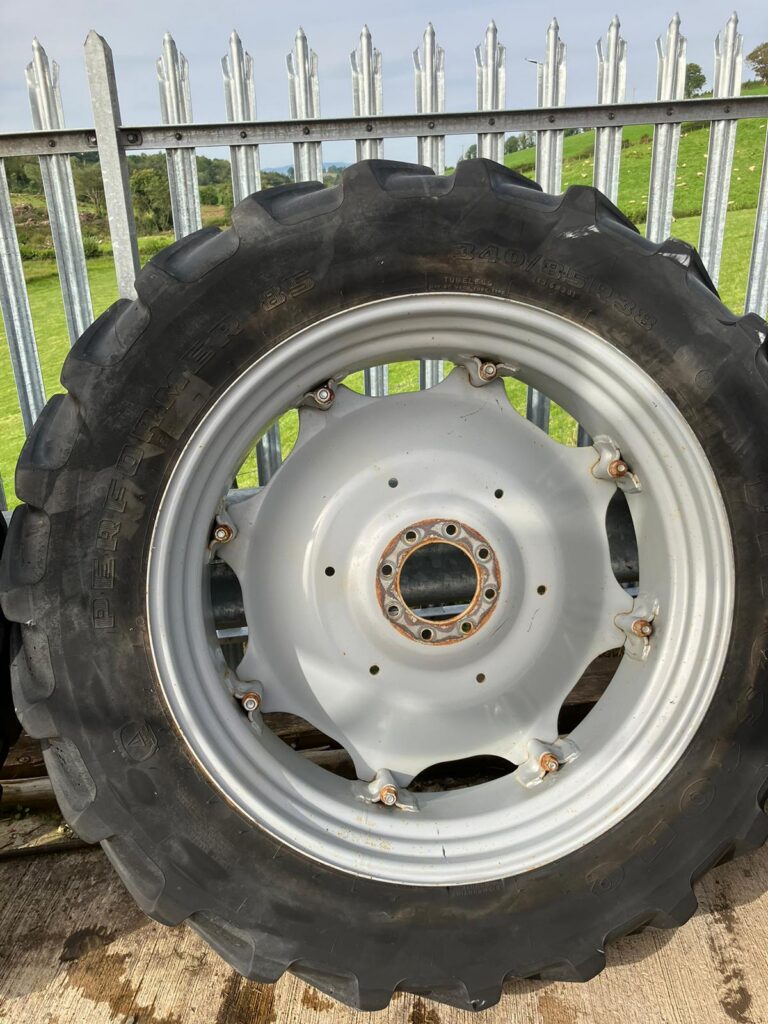 Massey Ferguson 4x Wheels To Suit MF5609 – image 2