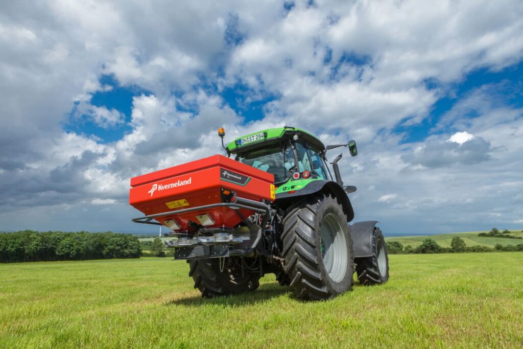 Kverneland Mounted Fertiliser Spreaders