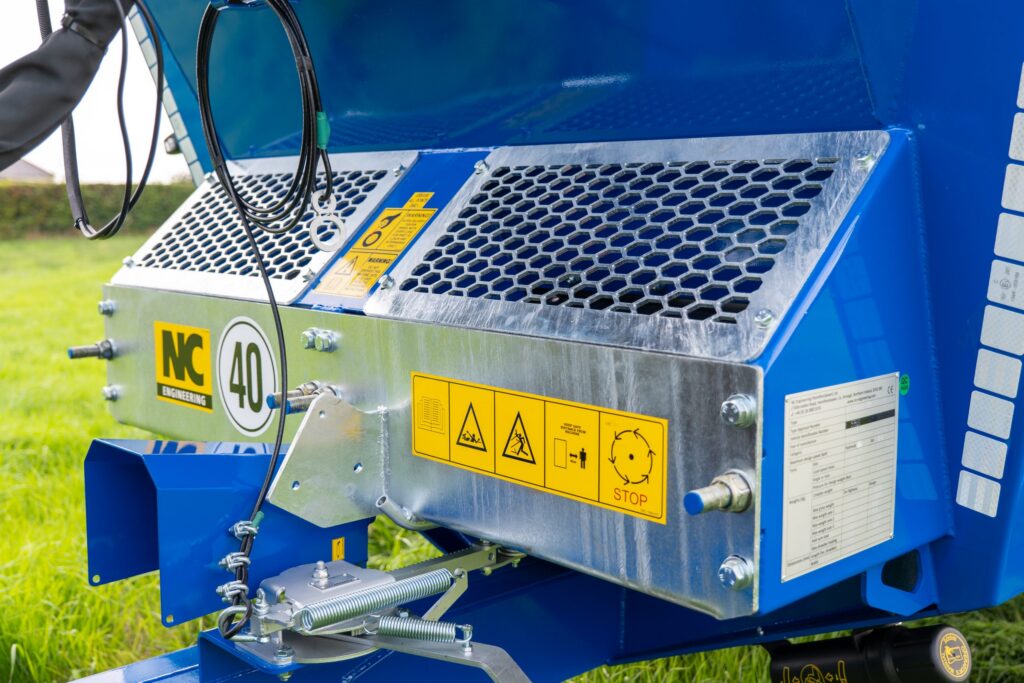 NC Engineering Rear Discharge Manure Spreaders – image 4