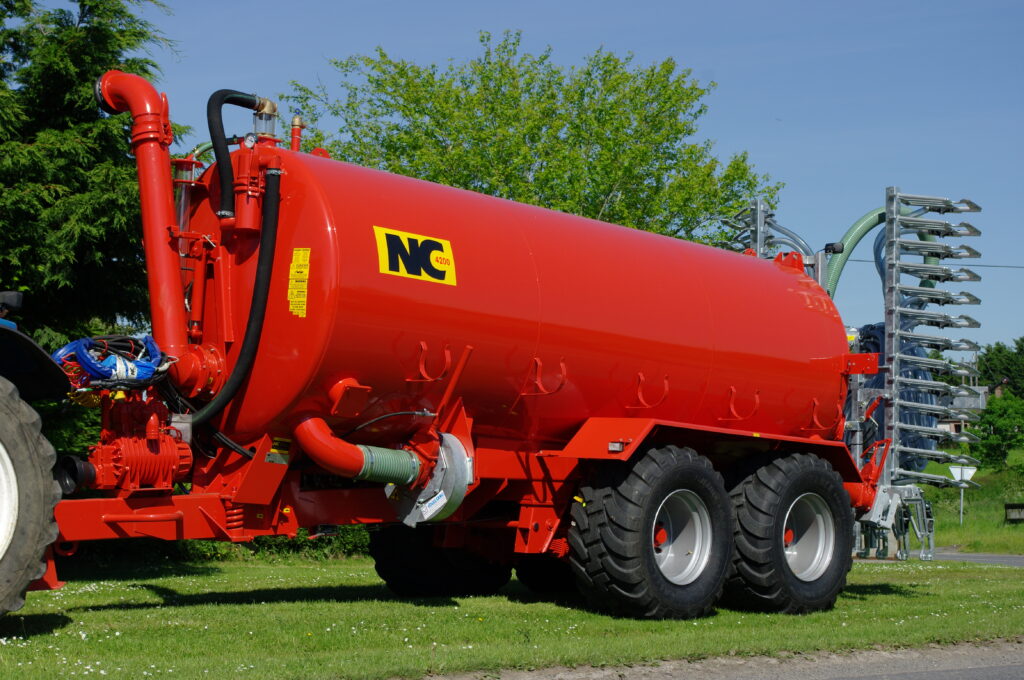 NC Engineering Tandem Axle Slurry Tanker – image 3
