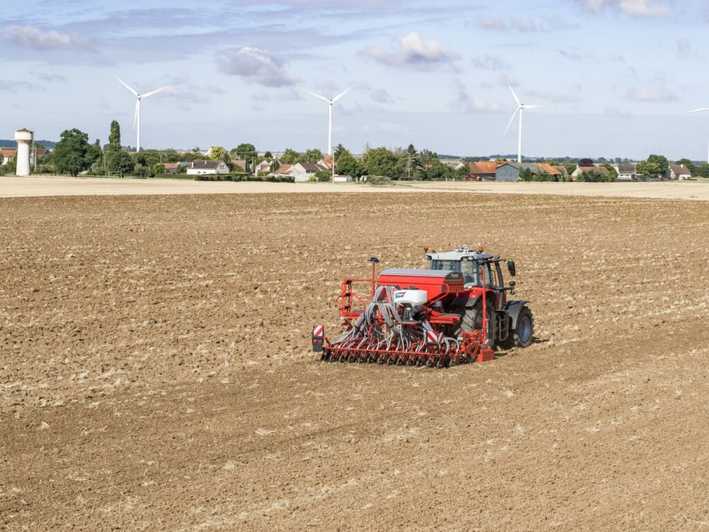 Kverneland Pneumatic Mounted Seed Drills – image 2