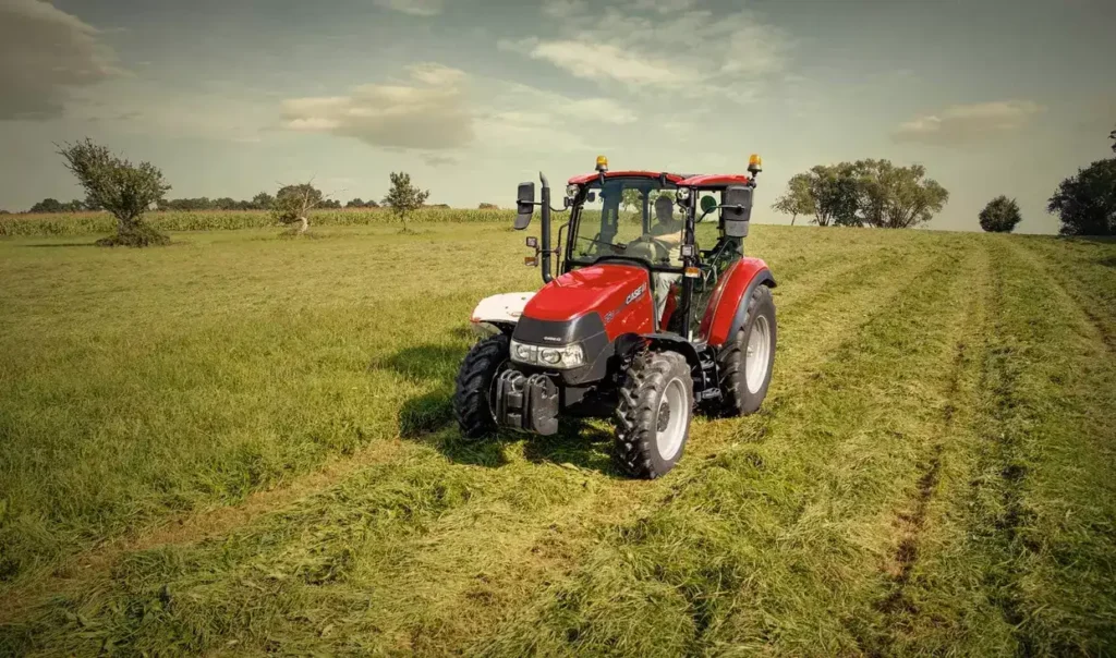 Case IH Farmall – image 2