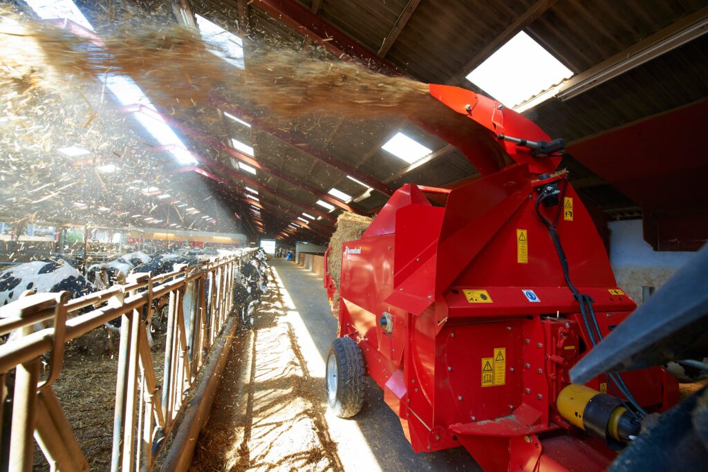 Kverneland Bale Choppers & Feeders – image 3