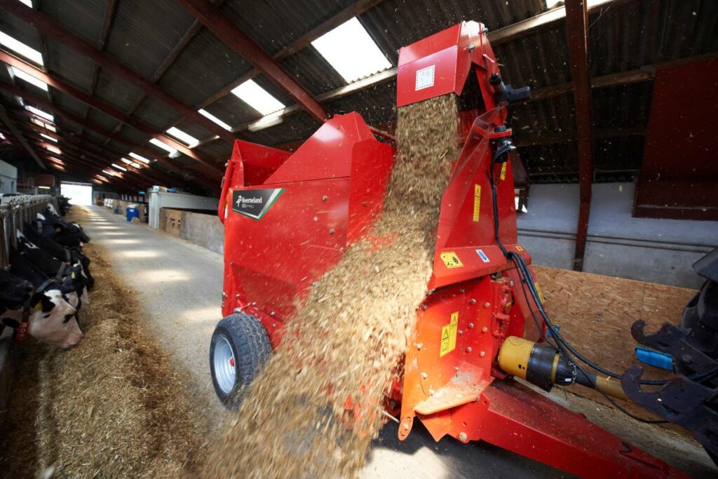 Kverneland Bale Choppers & Feeders – image 5