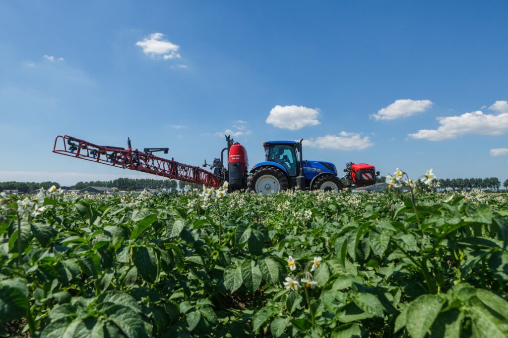 Kverneland Front Mounted Sprayers – image 4