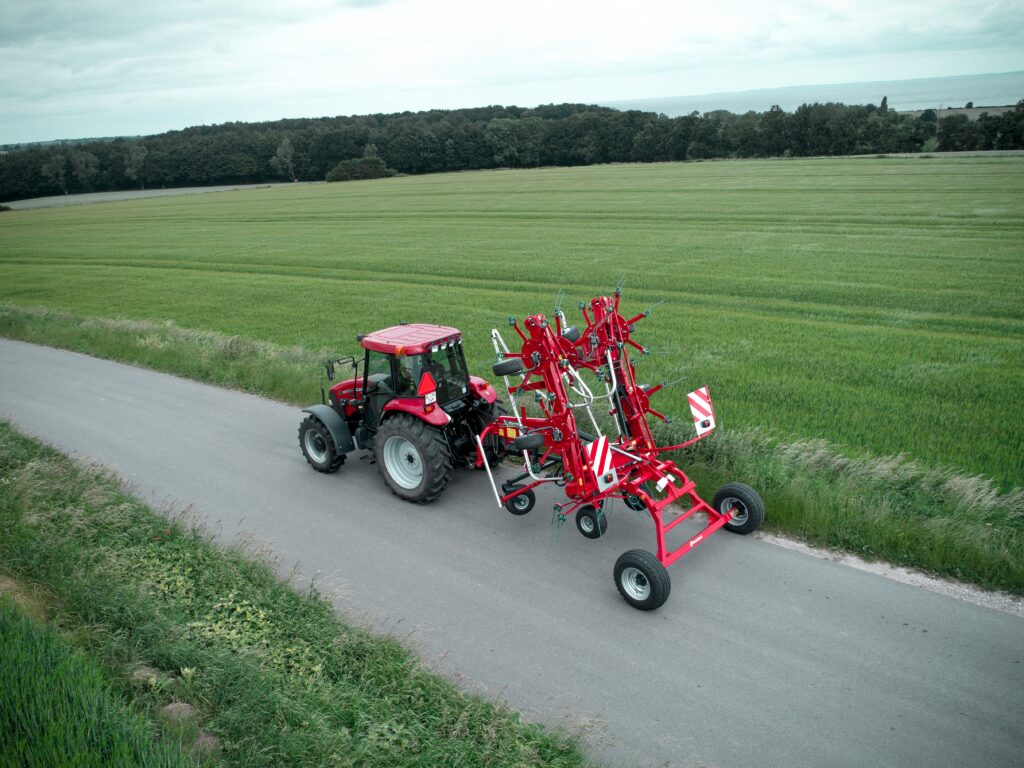 Kverneland Mounted Tedders – image 4
