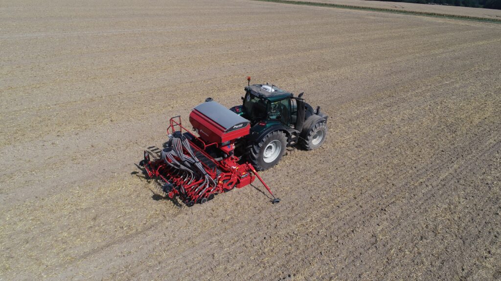 Kverneland Pneumatic Mounted Seed Drills – image 11