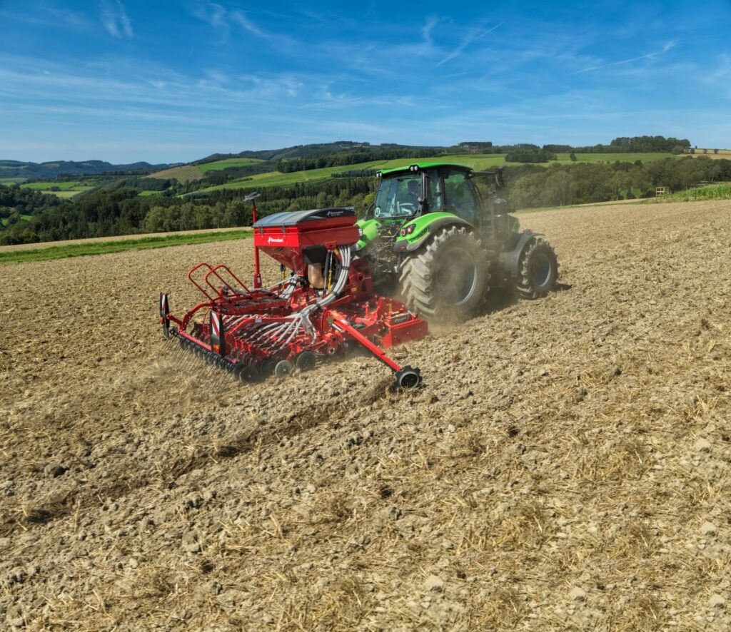 Kverneland Pneumatic Mounted Seed Drills – image 8