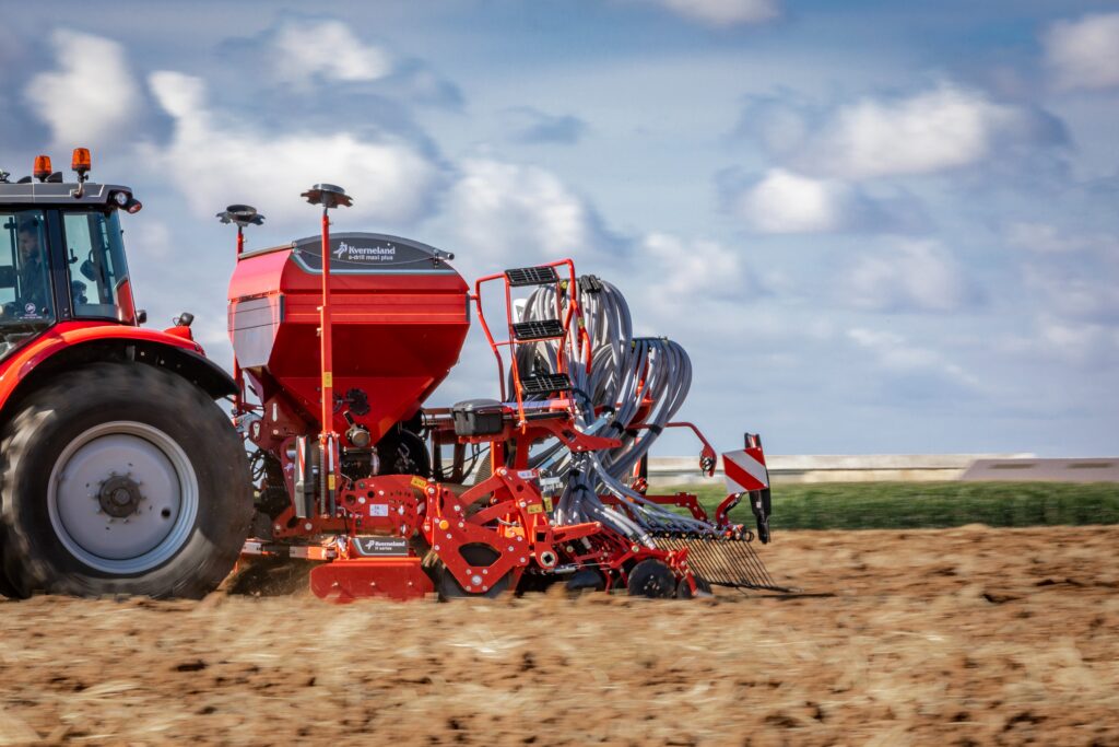 Kverneland Pneumatic Mounted Seed Drills – image 12