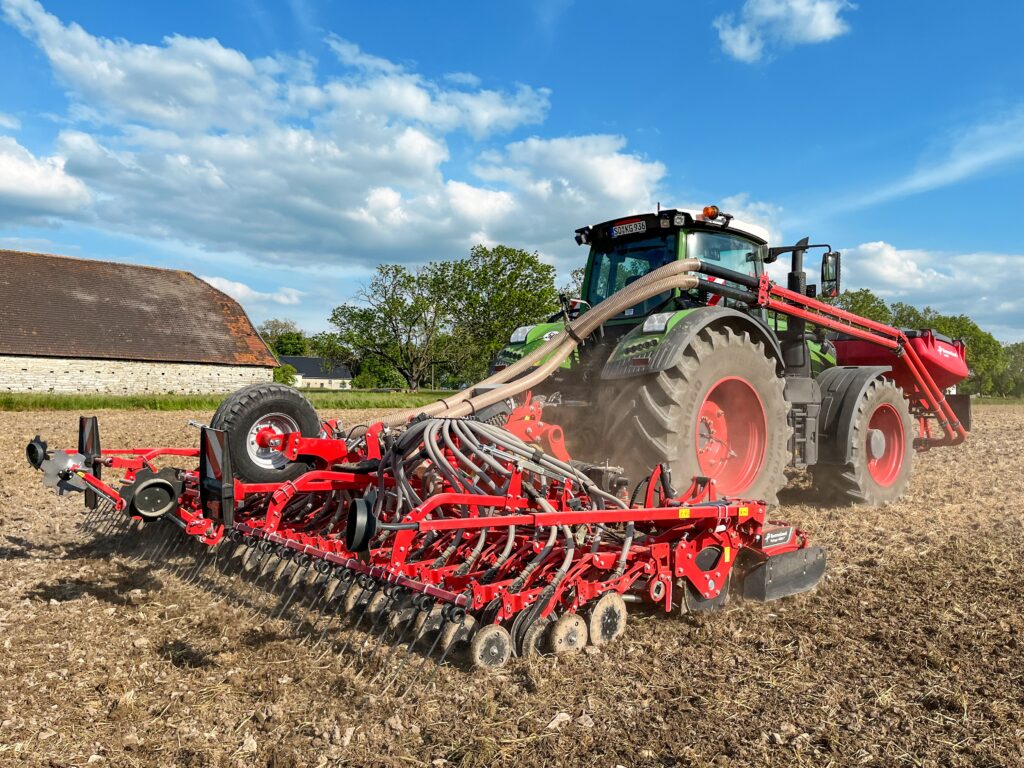 Kverneland Pneumatic Mounted Seed Drills – image 3