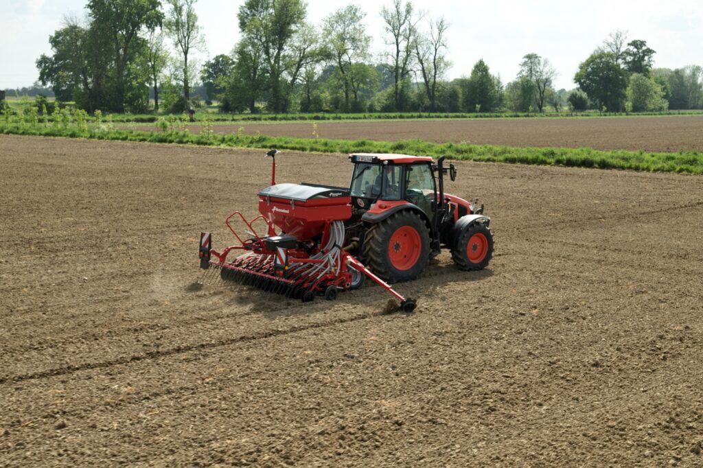 Kverneland Pneumatic Solo Seed Drills – image 7