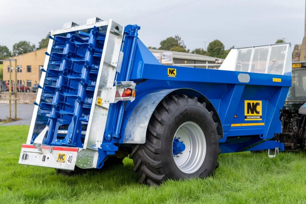 NC Engineering Rear Discharge Manure Spreaders – image 6