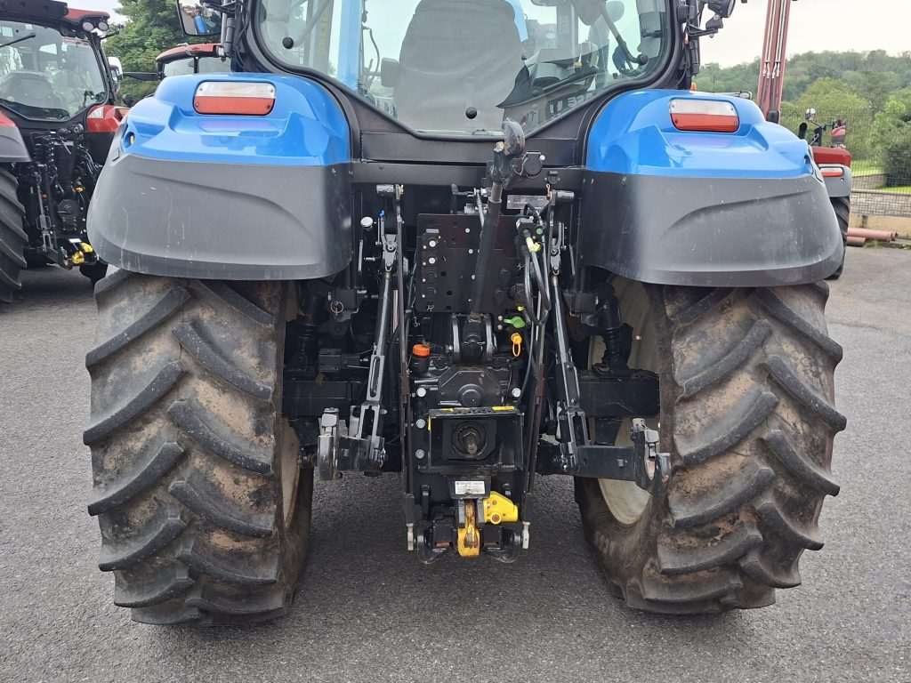 New Holland T5140 – image 5