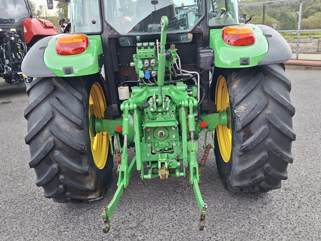 John Deere 5115M – image 6
