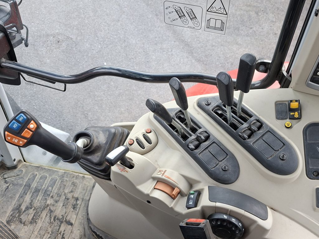 Massey Ferguson 5s145 – image 7