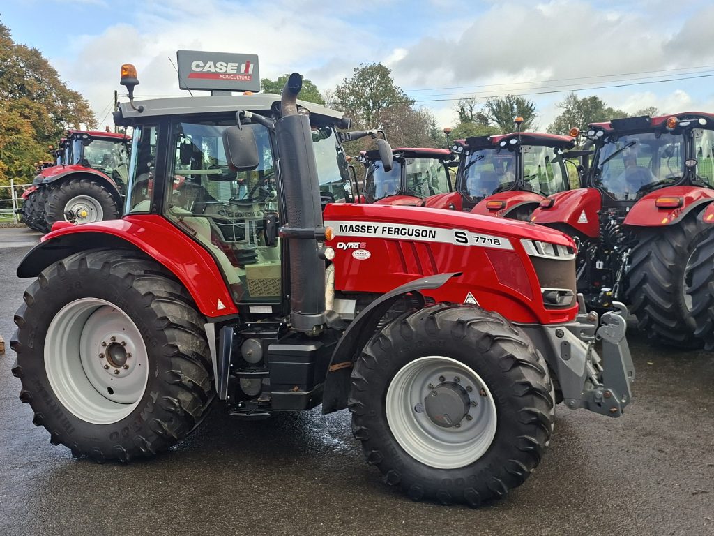 Massey Ferguson 7718S